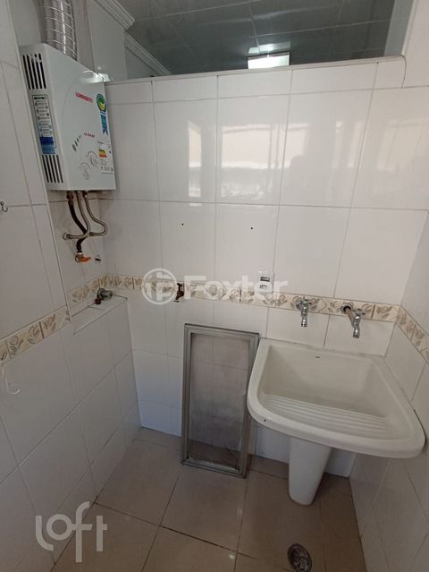 Image 7 - 899563