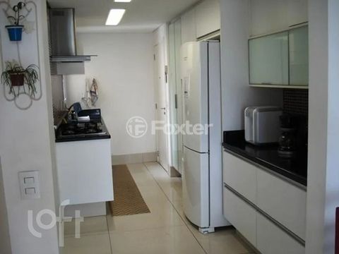 Image 6 - 899568