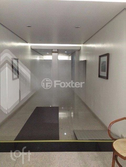 Image 5 - 899569