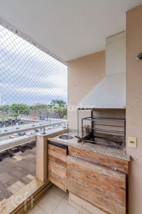 Image 3 - 899572