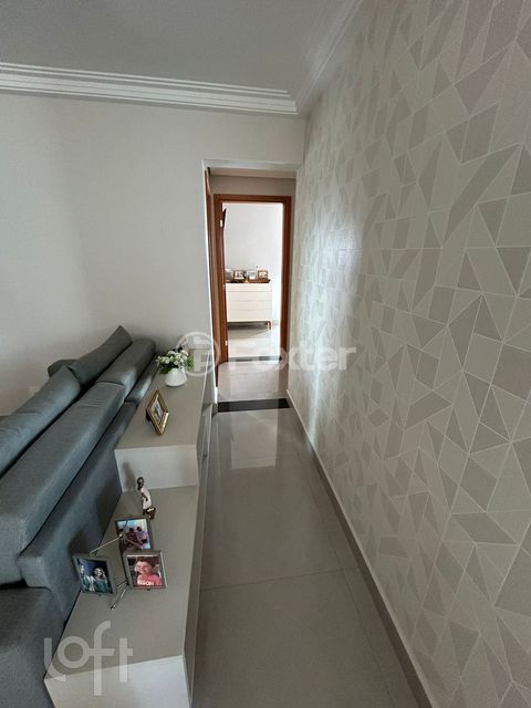 Image 1 - 899582