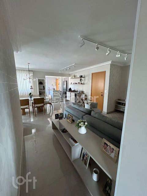 Image 7 - 899582