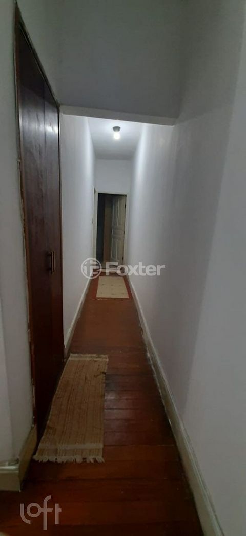 Image 7 - 899602