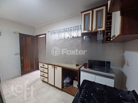 Image 7 - 899640