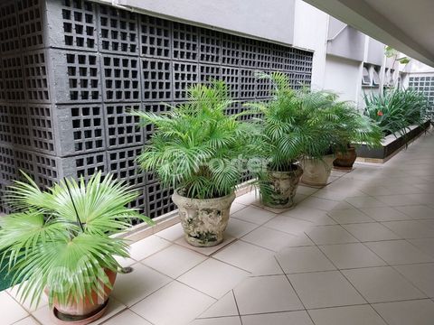 Image 9 - 899651