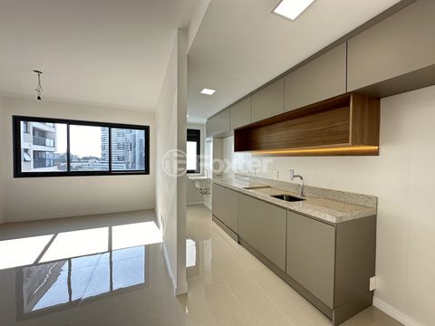 Image 3 - 899662