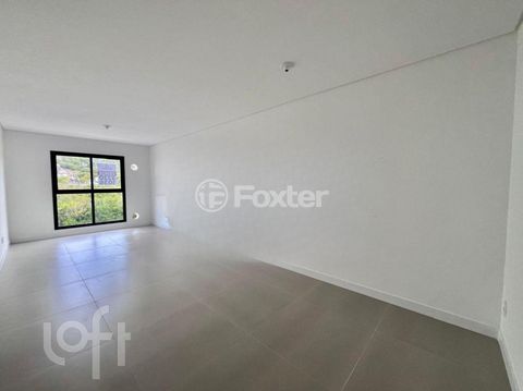 Image 11 - 899666