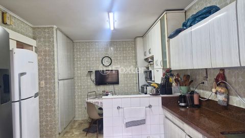 Image 19 - 899672