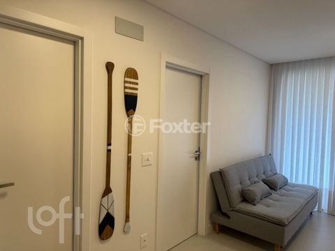 Image 7 - 899677