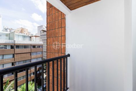 Image 3 - 899680