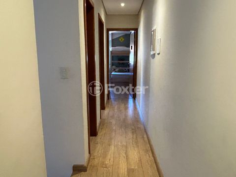 Image 8 - 899682