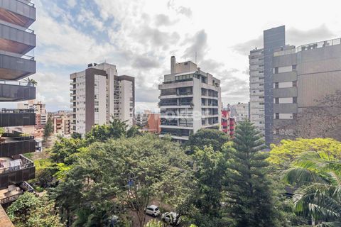 Image 3 - 899695
