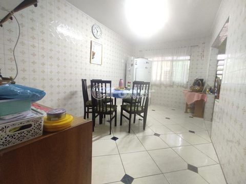 Image 7 - 899757