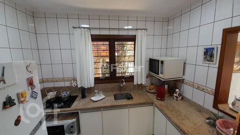 Image 11 - 899762