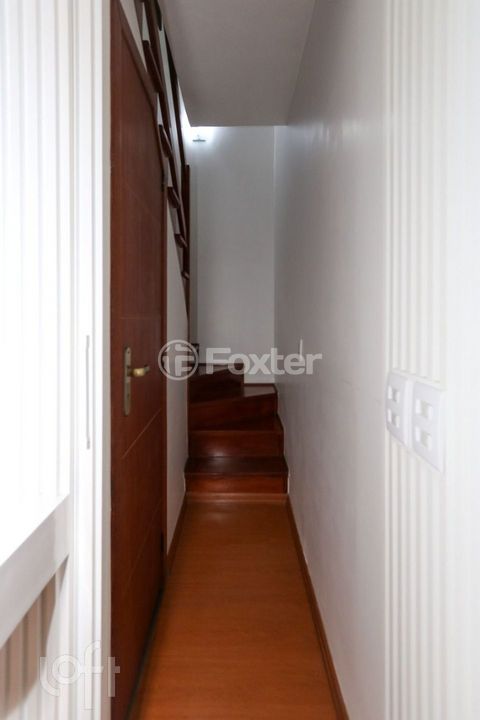 Image 7 - 899790