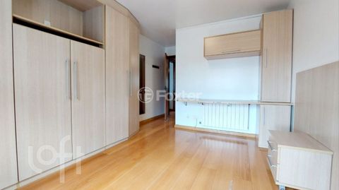 Image 8 - 899798