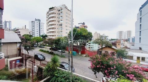 Image 10 - 899798