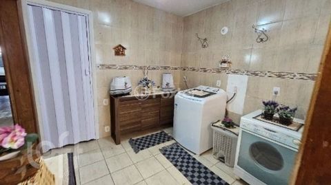 Image 7 - 899810