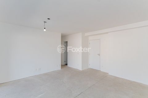 Image 11 - 899815