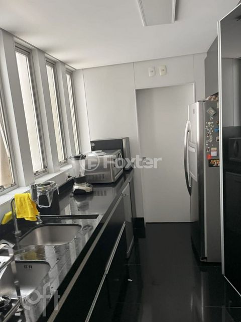 Image 6 - 899816