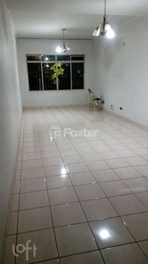 Image 4 - 899821