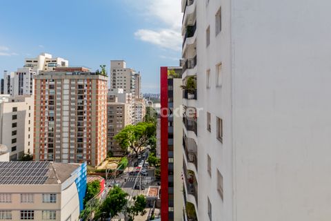 Image 11 - 899884