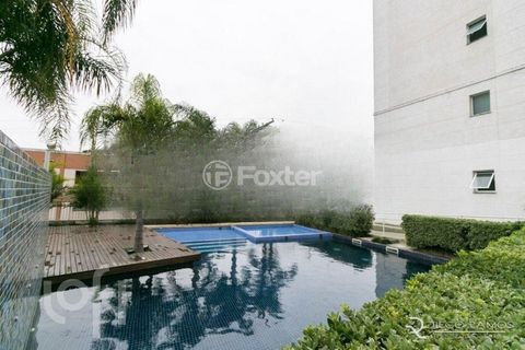 Image 15 - 899929