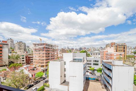 Image 14 - 899931