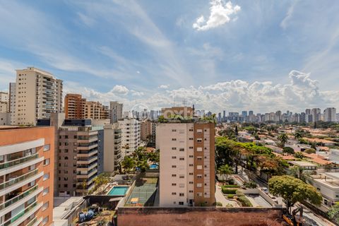 Image 8 - 899940