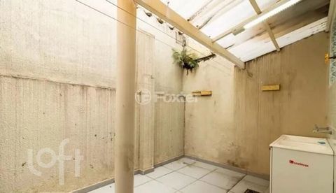 Image 7 - 899942