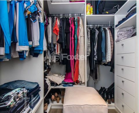 Image 8 - 899948