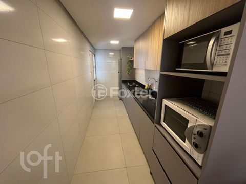 Image 7 - 899967