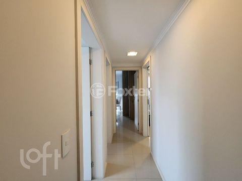 Image 11 - 899991