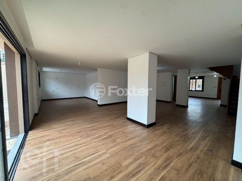 Image 4 - 900011