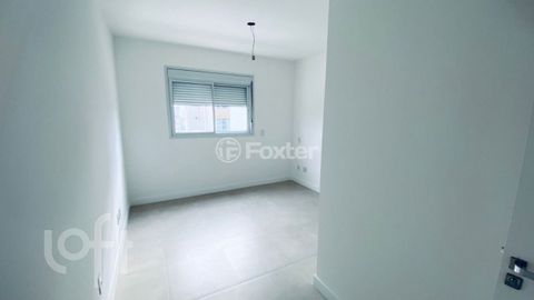 Image 3 - 900037