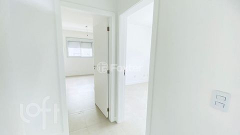 Image 5 - 900037