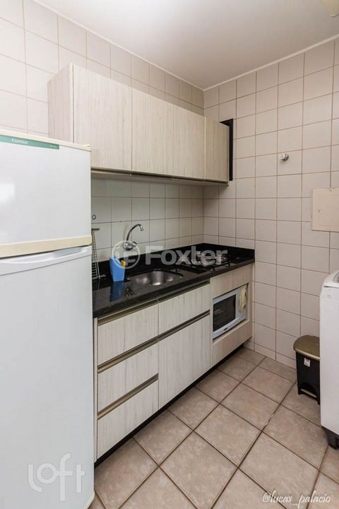 Image 3 - 900111