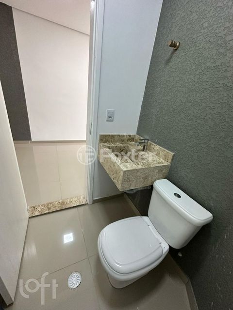 Image 10 - 900123