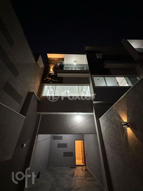 Image 14 - 900124
