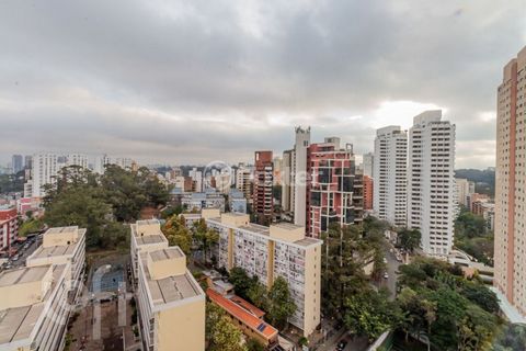 Image 8 - 900140