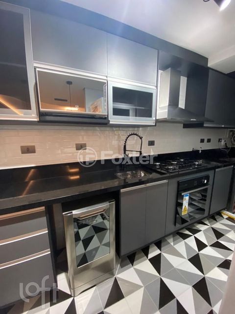 Image 3 - 900148