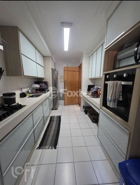 Image 1 - 900154