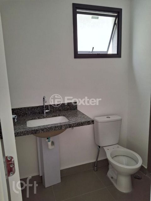 Image 4 - 900161