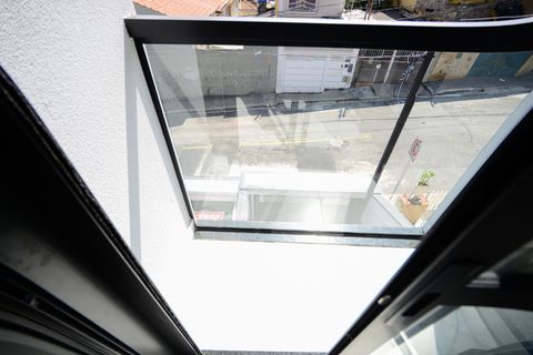 Image 18 - 900238