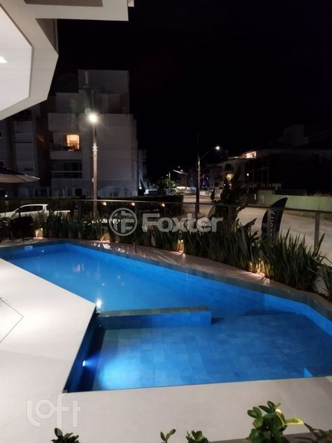 Image 7 - 900262