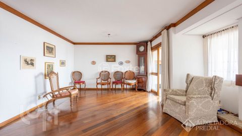 Image 7 - 900320