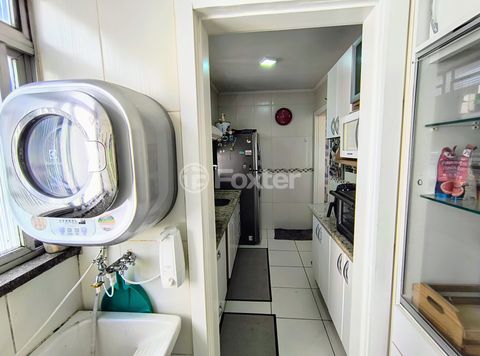 Image 8 - 900324
