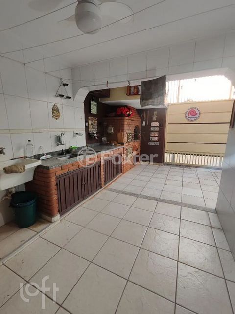 Image 6 - 900329