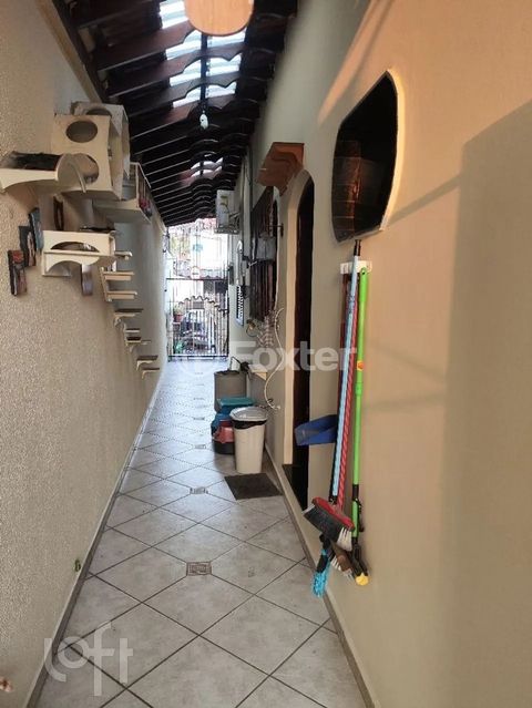 Image 7 - 900329