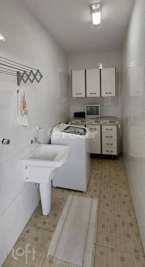 Image 5 - 900352
